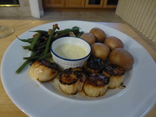 Scallops with new potatoes and green beans (also Fish Market tartar sauce!)