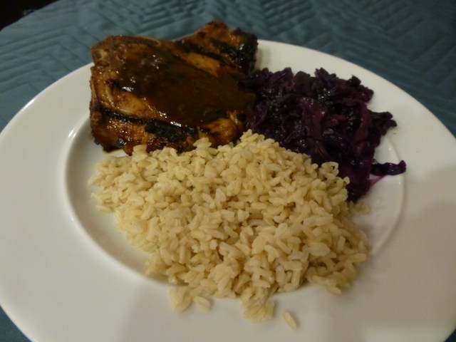 Marinated pork chops with red cabbage and brown rice