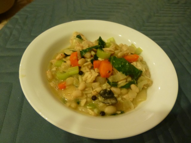 White beans, vegetables, tuna and juniper berries