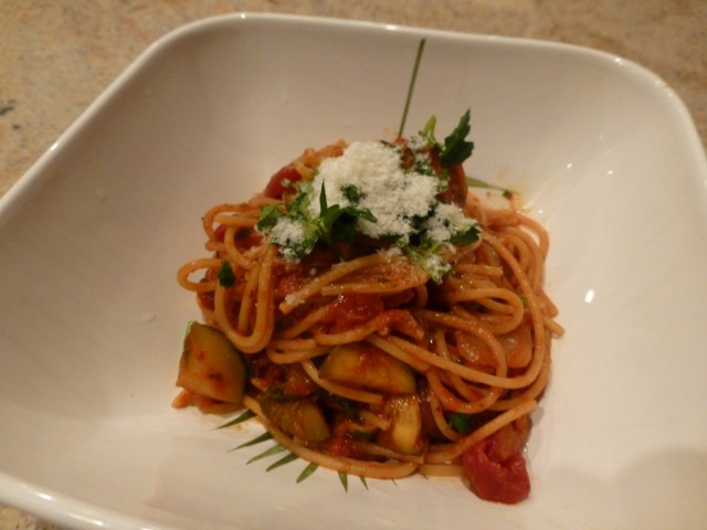 Spaghetti with assorted vegetable in tomato sauce