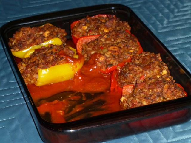 Stuffed bell peppers with faro, tofu and mushrooms